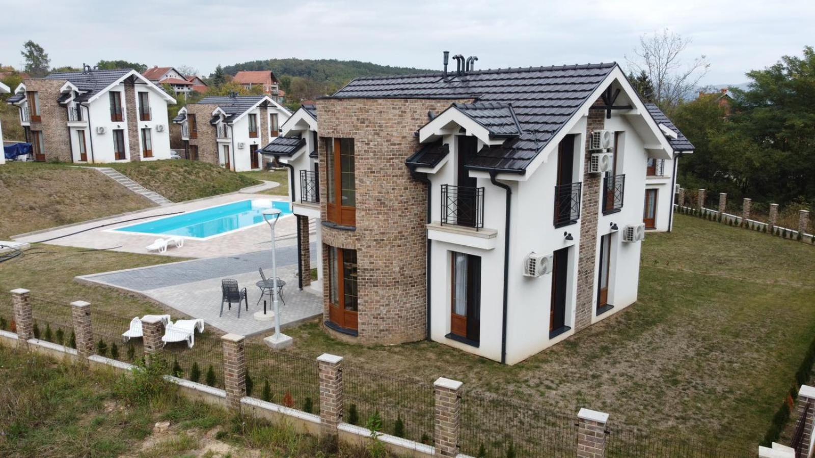 Crown House Aparthotel Vrnjačka Banja Εξωτερικό φωτογραφία