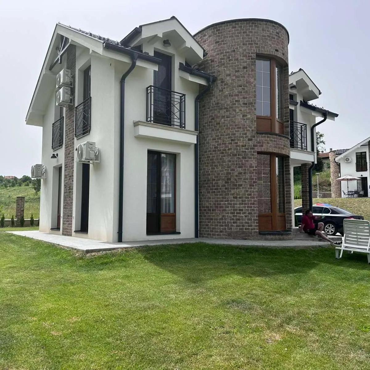 Crown House Aparthotel Vrnjačka Banja Εξωτερικό φωτογραφία